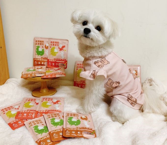 女人知己試用大隊,口碑行銷,部落客行銷,自然食 成長機能主食餐包,自然食,成長機能狗狗主食餐包,成長機能貓咪主食餐包,滿足毛孩最單純的幸福,人食等級食材,開封即食,綿密的肉泥狀質地,好吸收,無膠類,無色素,無防腐劑的添,維持腸道健康,添加DHA/靈芝多醣體,使用高優質蛋白,適口性佳,狗狗口味,犬用營養火雞,犬用嫩雞牛肉,貓咪口味,貓用營養嫩雞,貓用嫩雞鮪魚